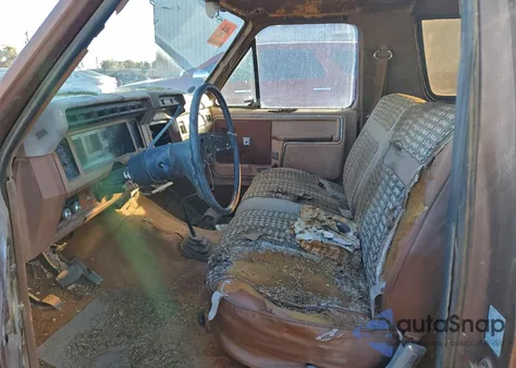 1981 Ford Bronco U100 z USA, uszkodzony, nr VIN 1FMDU15G8BLA63099